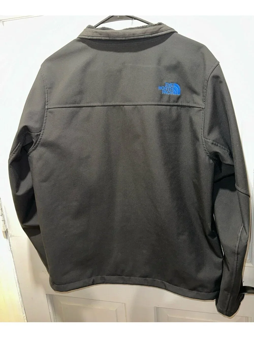 The North Face windfall jacket size medium